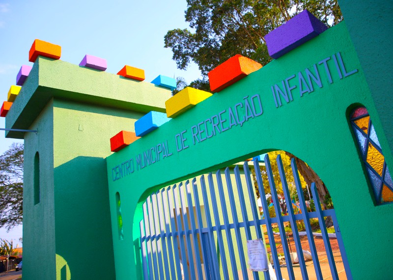 Parquinho do Panambi recebe nova pintura e obras avançam