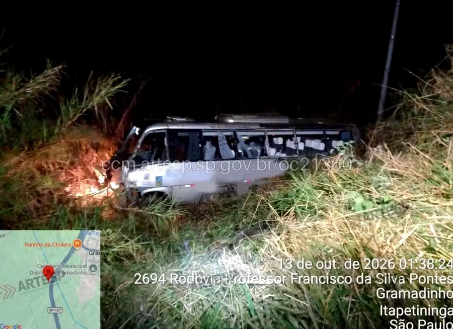 Capotamento de micro-ônibus deixa 3 mortos e 14 feridos em rodovia no interior de SP