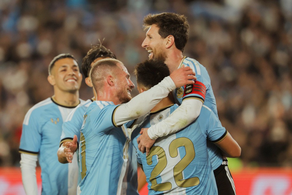 Messi se despede da Argentina após 21 anos com gol e assistências 2 Messi se despede da Argentina após 21 anos com gol e assistências