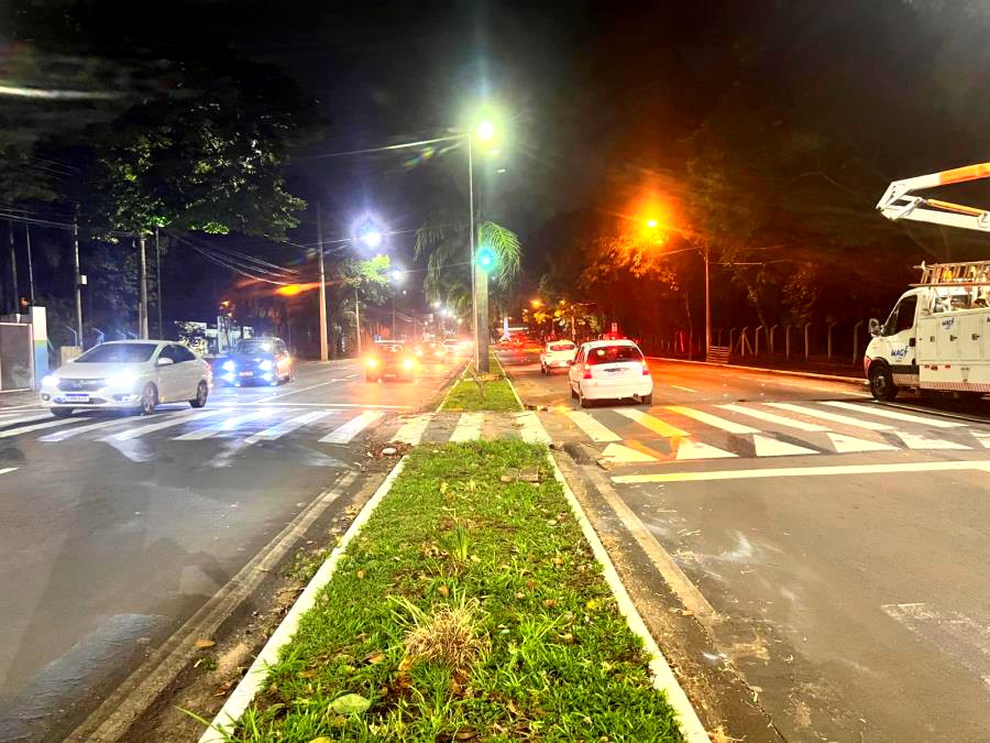 Nova Odessa monitora iluminação pública e recebe pedidos de reparo por WhatsApp