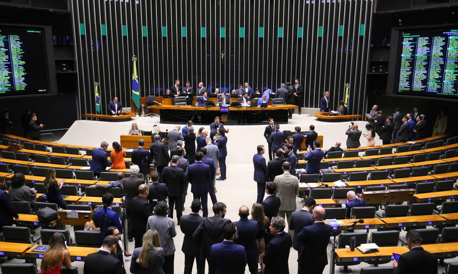 Número de mulheres no Congresso cresce, mas avanço nas pautas não é garantido