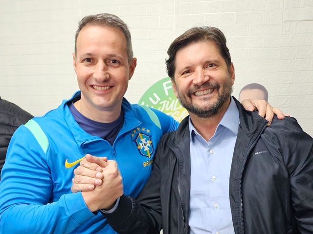 derrite-andre-prado