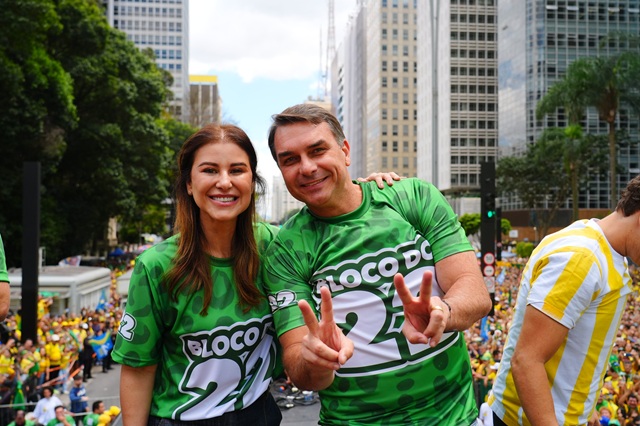 flavio-bolsonaro-esposa